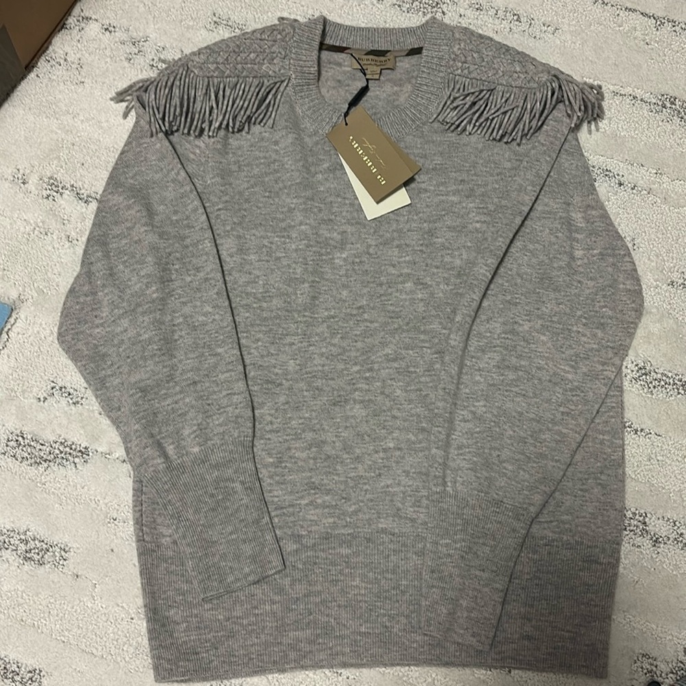 Burberry Women’s Sweater Size Large